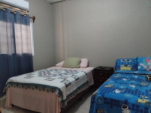 La Lima Apartment | Discover Posadas Mateo: Family-Friendly with Pool Access