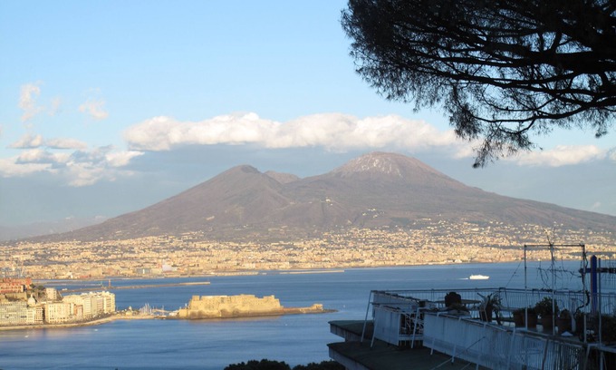 Naples Apartment | Cozy Posillipo Studio with Terrace & Pool Access