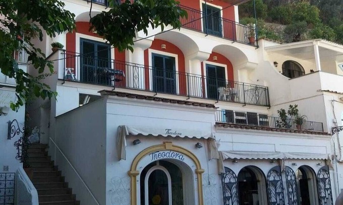 Positano Apartment | Idyllic Casa Mamì: Oceanfront Apartment on Amalfi Coast