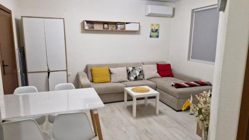 Petrich Apartment | Positive Apartment