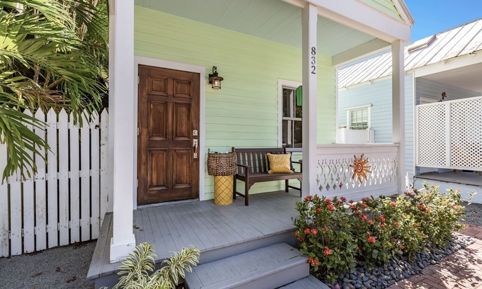 Old Town House | Serene 2 BR Cottage with Ocean View and Pool Access