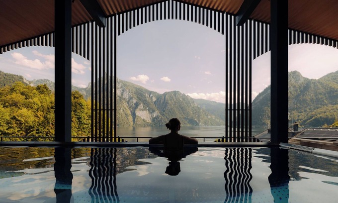 Traunkirchen Hotel | Cozy Retreat at Post am See with Pool and Spa Amenities