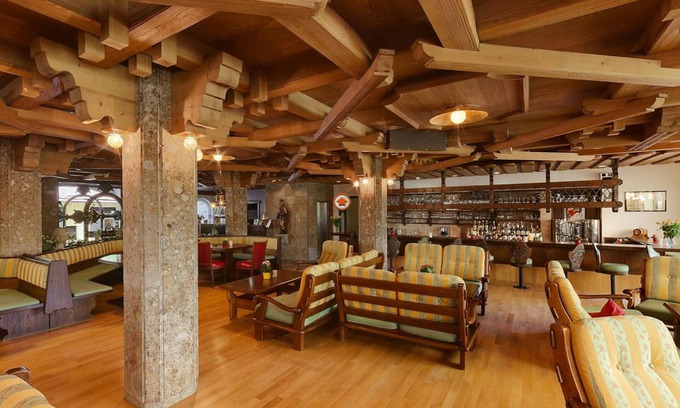 Mittenwald Hotel | Inviting Post Hotel Mittenwald: Spa, Pool & Family-Friendly