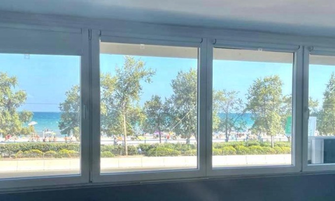 Raval Roig Apartment | Oceanfront Getaway at Postiguet Apartamento Ventura Premium