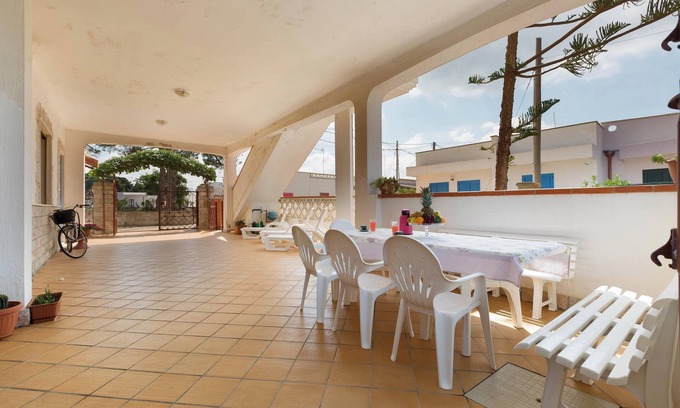 Posto Rosso Apartment | Cozy 1185 VPS Appartamento PT with Ocean View & Pool