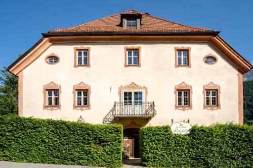Lermoos Hotel | Discover Postschlössl: Oceanfront Relaxation & Spa Retreat