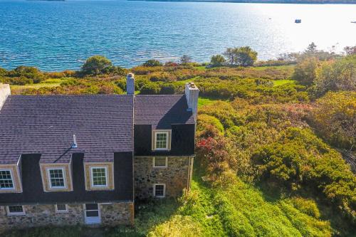 Brooklin House | Experience Potter's Place: Ocean View & Private Beach Access