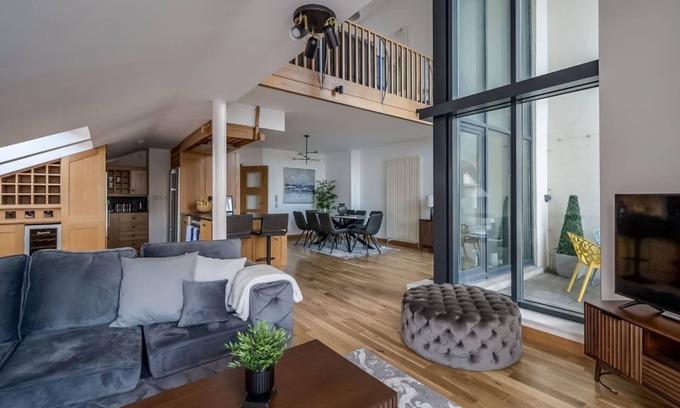 Belfast City Centre Apartment | Top-Rated Pottingers Quay with Family-Friendly Amenities