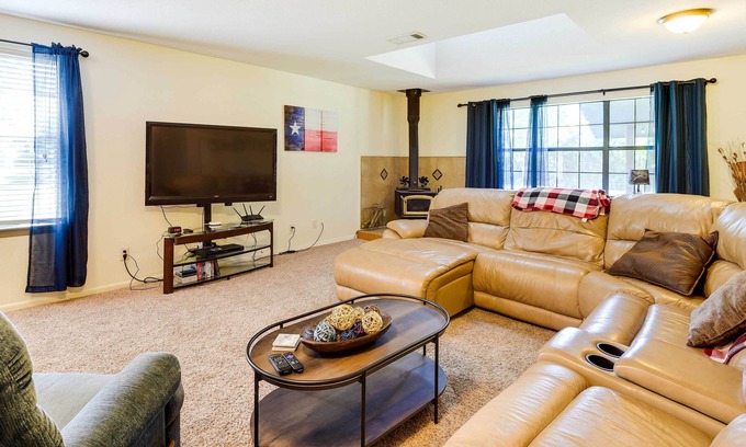 Pottsboro House | Pottsboro Getaway w/ Fire Pit: Escape to the Lake!