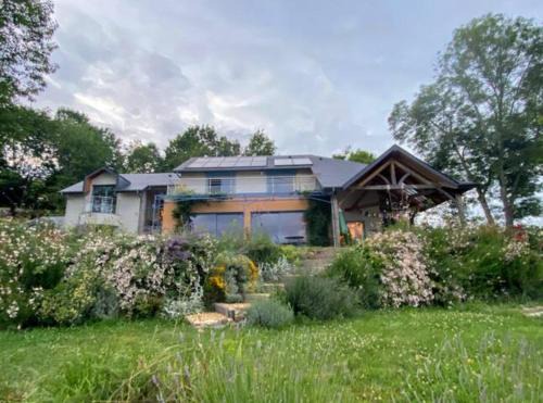 Gelos House | Family-Friendly Stay at Poulou Pyrénées with Great Reviews