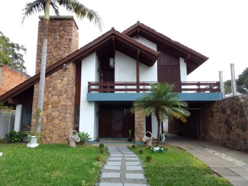 Centro House | Budget-Friendly Pousada A Cabana with Pool & Pet Amenities