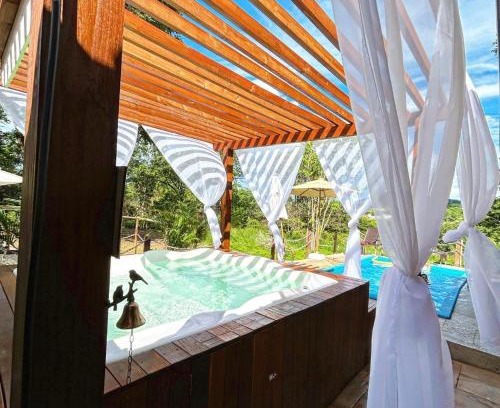 Pirenopolis Hotel | Pet-Friendly Retreat with Ocean View & Spa at Aconchego