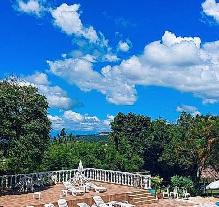 Novo Horizonte Hotel | Relax at Pousada Aconchego de Minas with Oceanfront Views