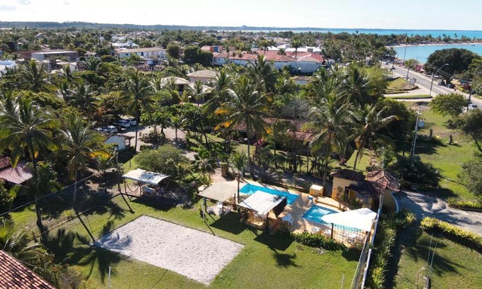 Coroa Vermelha Hotel | Pet-Friendly Pousada Aldeia Portuguesa with Oceanfront Views