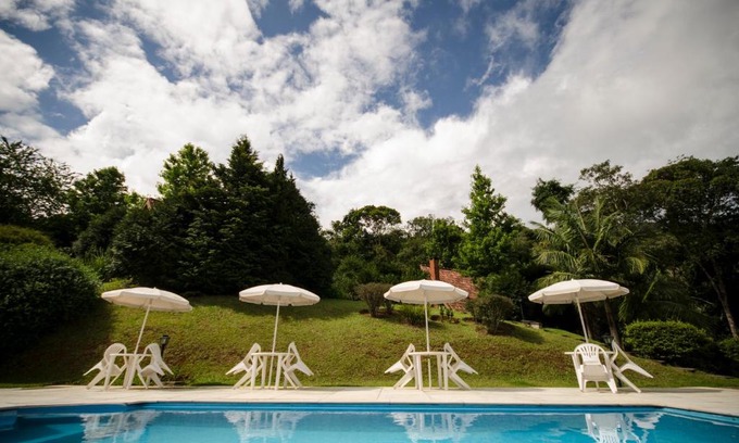 Santo Antonio do Pinhal Hotel | Pet-Friendly Pousada Alpes with Ocean View & Hot Tub