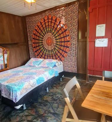 Manaus House | Enchanting Pousada Amazônia: Pet & Child Friendly Retreat