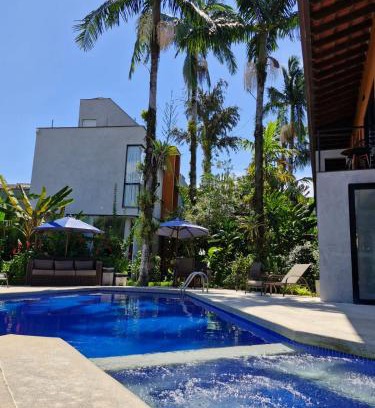 Sao Sebastiao Hotel | Cozy Pousada Armação de Camburi: Oceanfront Retreat Awaits