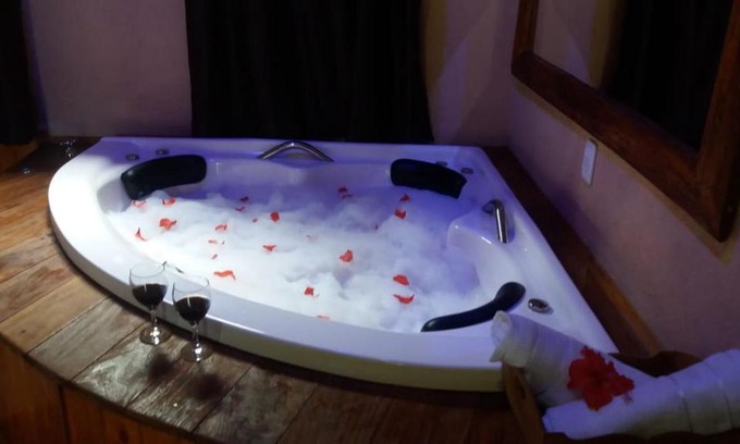 Nucleo Maua Hotel | Top-Rated Pousada Bela Helena with Hot Tub & Breakfast