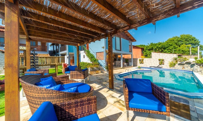 Praia do Frances Hotel | Discover Pousada Blue Viking: Family-Friendly with Pool