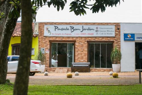 Chapada dos Guimaraes Hotel | Discover Pousada Bom Jardim: Family and Pet Friendly Stay
