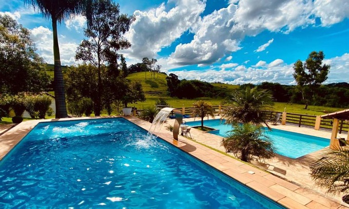 Sao Sebastiao do Rio Verde Hotel | Top-Rated Pousada São Sebastião with Pool & Pet-Friendly Amenities