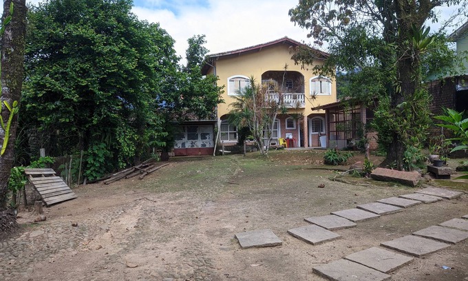 Ipiranguinha House | Relaxing Oasis at Pousada Caminho da Serra for Families