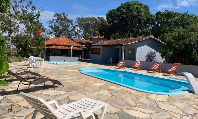Caravelas Hotel | Pet-Friendly Pousada Campos de Búzios with Pool Access
