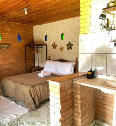 Conceicao do Ibitipoca House | Cozy Chalés Canto da Serra: Fireplace & Family-Friendly Stays