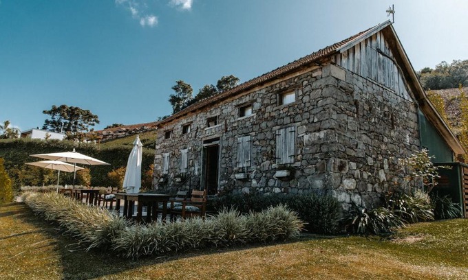 Bento Goncalves Hotel | Discover Pousada Cantelli: Pet-Friendly Retreat with Breakfast