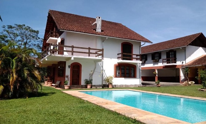 Quitandinha House | Pet-Friendly Pousada Canto da Paz with Ocean View & Pool