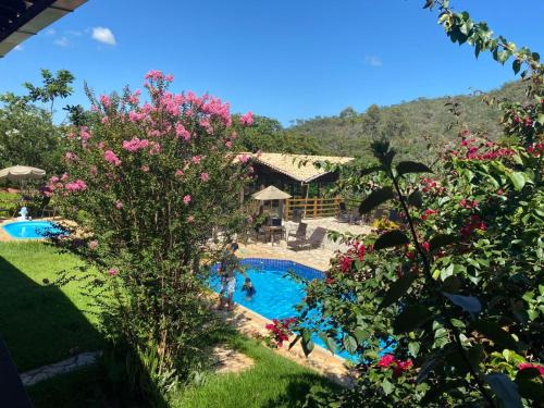 Santana do Riacho Hotel | Relax at Pousada Canto das Aguas with Oceanfront Views