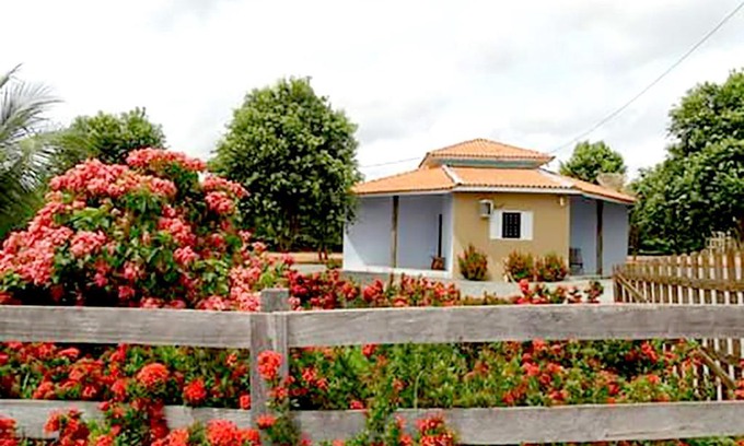 Nobres Hotel | Relaxing Stay at Pousada Canto das Araras with Pool Views