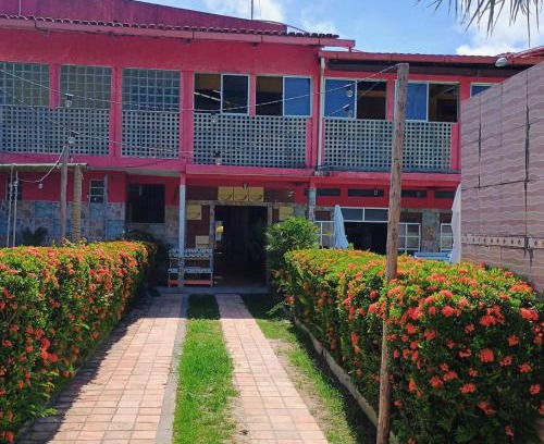 Monte Gordo Hotel | Pet-Friendly Haven: Pousada Canto de Guarajuba - 4-Star Getaway