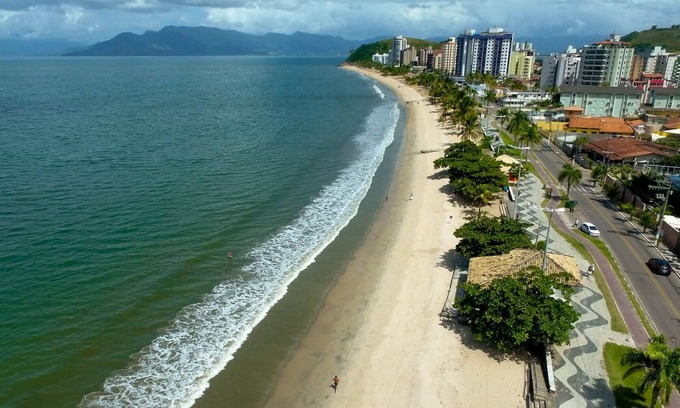 Jardim Aruan Apartment | Pet-Friendly Pousada Caraguá with Ocean View & Pool