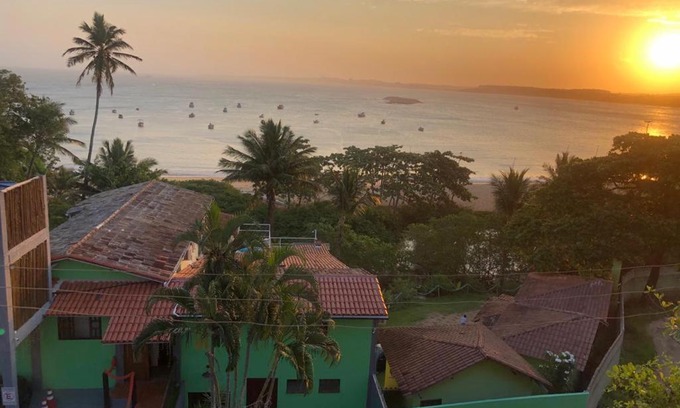 Meaipe Hotel | Inviting Pousada Caravelas: Pet Friendly with Ocean Views