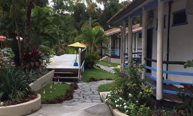 Santa Cruz Cabralia Bed & Breakfast | Experience Relaxation at Pousada Casa Pindorama with Pool