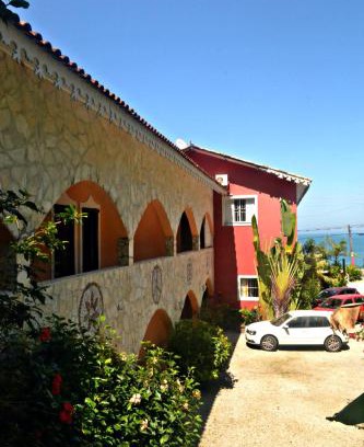 Boicucanga Beach Hotel | Cozy Pousada Casa de Pedra with Oceanfront Views