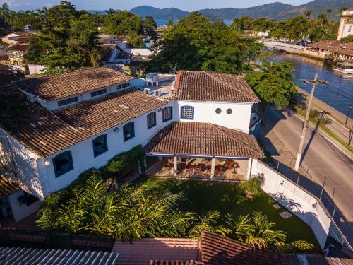 Pontal Hotel | Seaside Retreat: Pousada Casa dos Autores with Ocean Views
