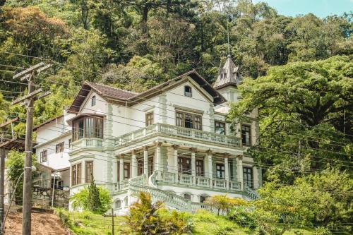 Petropolis Hotel | Discover Pousada Casa Imperatriz - Family-Friendly Escape