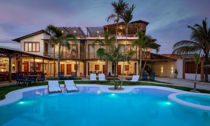 Corguinho House | Pousada Casa Zê: Oceanfront Getaway with Pool & Hot Tub
