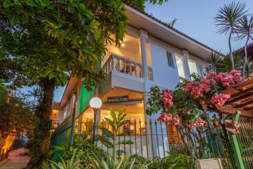 Ilha Grande Hotel | Oceanfront Retreat: Pousada Casablanca - Guest Rated 9/10