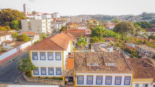 Centro House | Pet-Friendly Pousada Casarão: Oceanfront Escape Awaits
