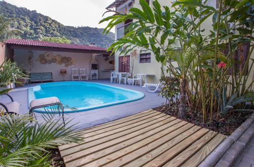 Praia de Barequecaba Hotel | Discover Pousada Castelinho: Guest Rated 8.2 & Pet Friendly
