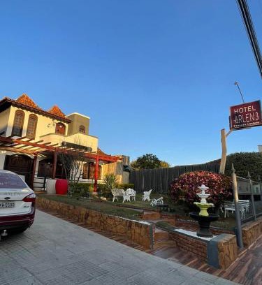 Careacu Hotel | Pet-Friendly Pousada Castelo with Pool and High Ratings