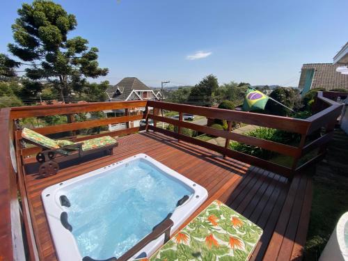 Colinas Capivari Hotel | Guest Rated: Pousada Chateau Colinas with Hot Tub Bliss