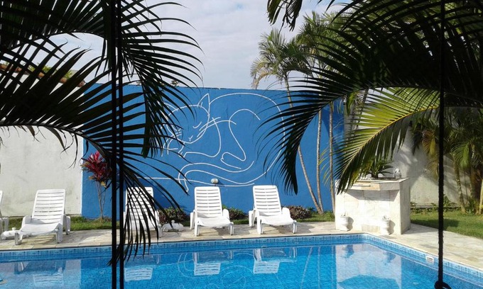 Itanhaem Hotel | Guest Rated: Pousada Chateau Sophie with Oceanfront Pool