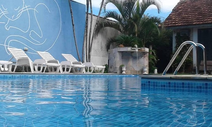 Itanhaem Hotel | Top-Rated Getaway at Pousada Chateau Sophie with Pool & Spa