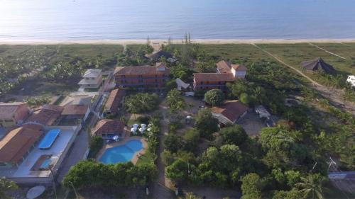 Nova Vicosa Hotel | Pousada Cheiro de Mar: Oceanfront Retreat with Spa & Pool