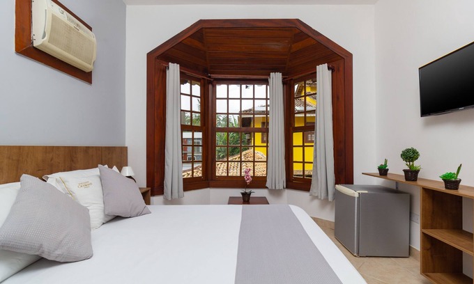 Portal das Artes Hotel | Discover Pousada Cicerone: Pool, Spa & Breakfast Bliss