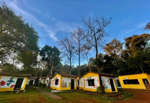 Foz do Iguacu Cabin | Inviting Pousada Cidade Linda: Oceanfront Pool & Family-Friendly
